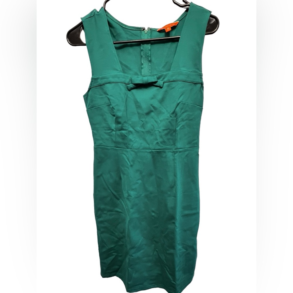 Green modcloth dress with bow detail size medium